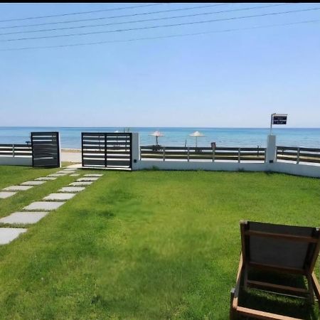 Thea Suites Nea Kallikrateia Bagian luar foto