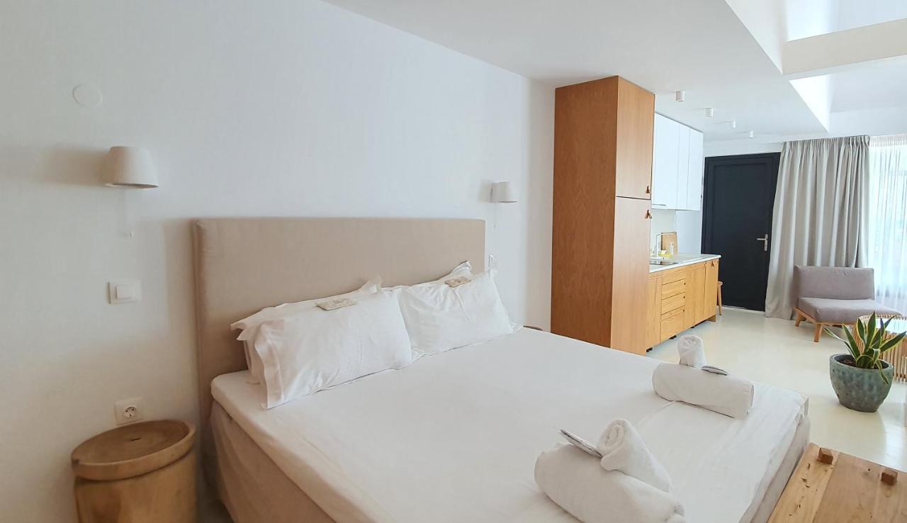 Thea Suites Nea Kallikrateia Bagian luar foto