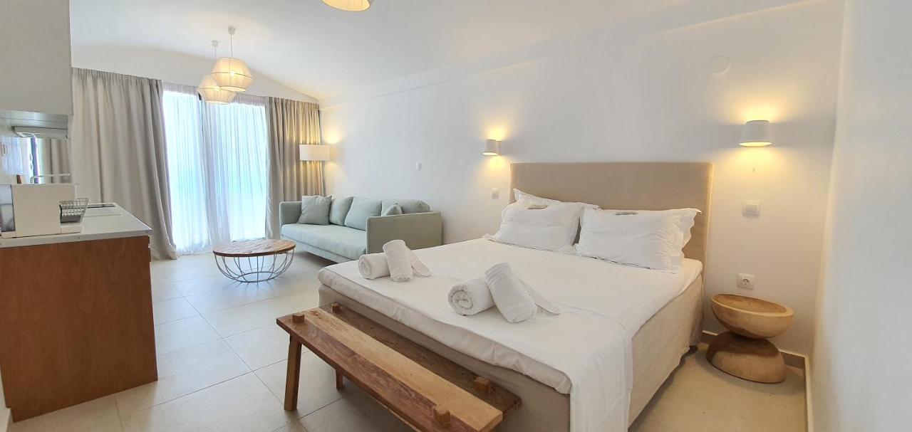 Thea Suites Nea Kallikrateia Bagian luar foto