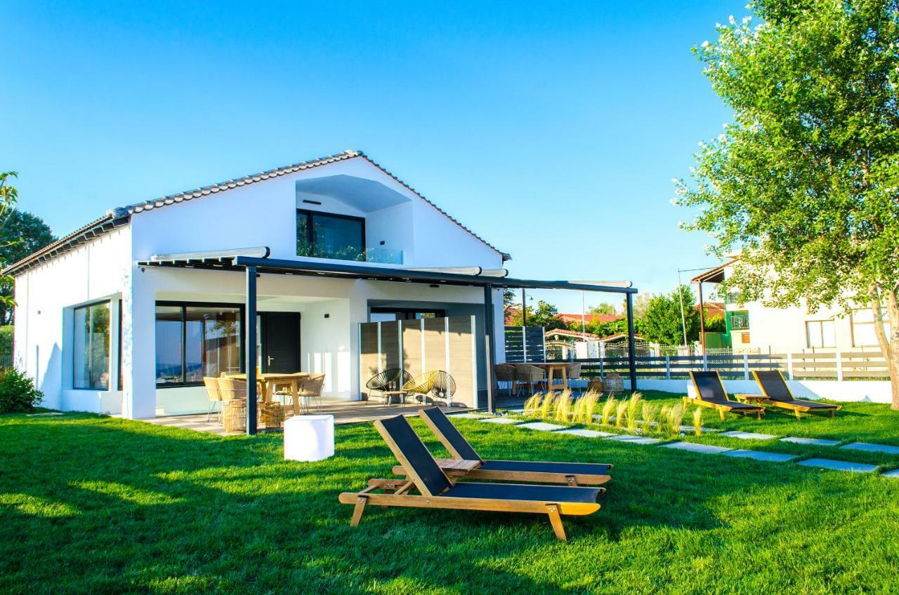 Thea Suites Nea Kallikrateia Bagian luar foto